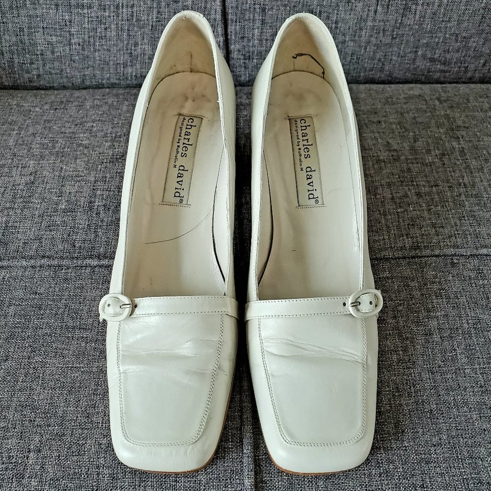 CHARLES DAVID Heeled Loafer
